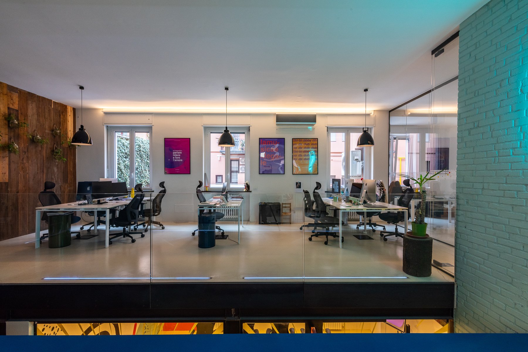 Open space piano terra con doppia esposizione sui cortili interni